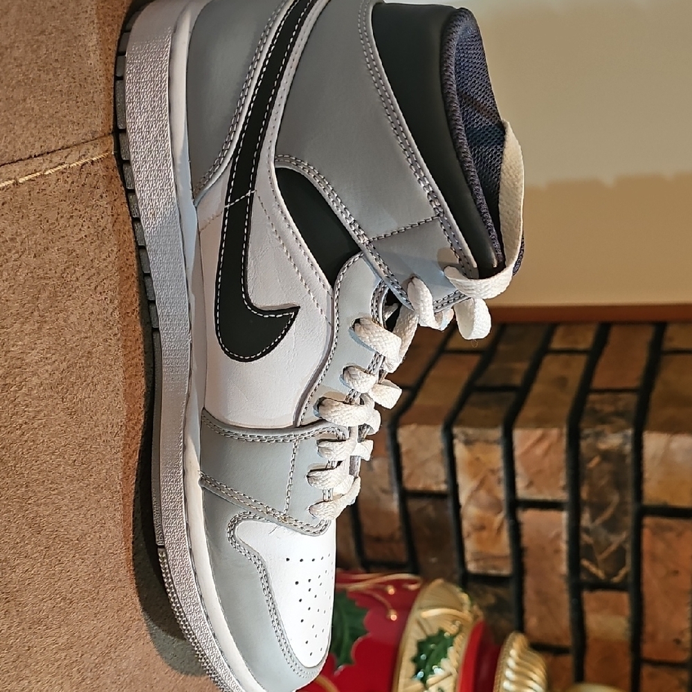 Nike Air High-Top Gray and White Sneakers - Picture 7 of 7